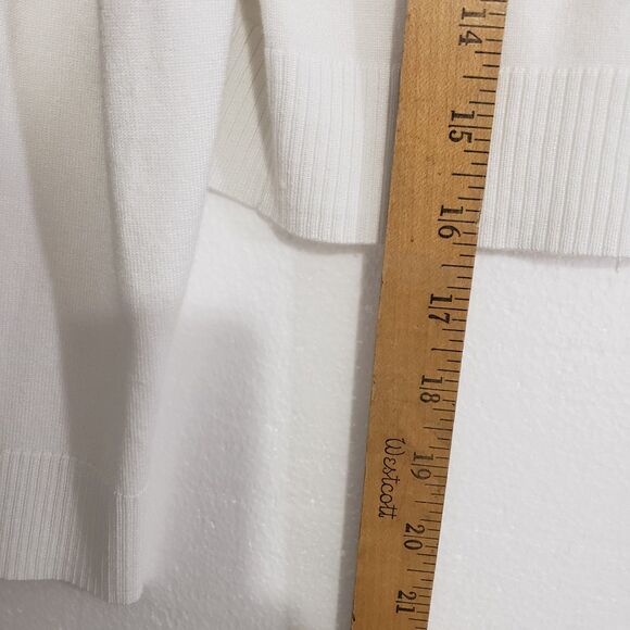 Beautiful Calvin Klein Woman's Lightweight Cropped White Cardigan, Size Medium - Picture 6 of 8